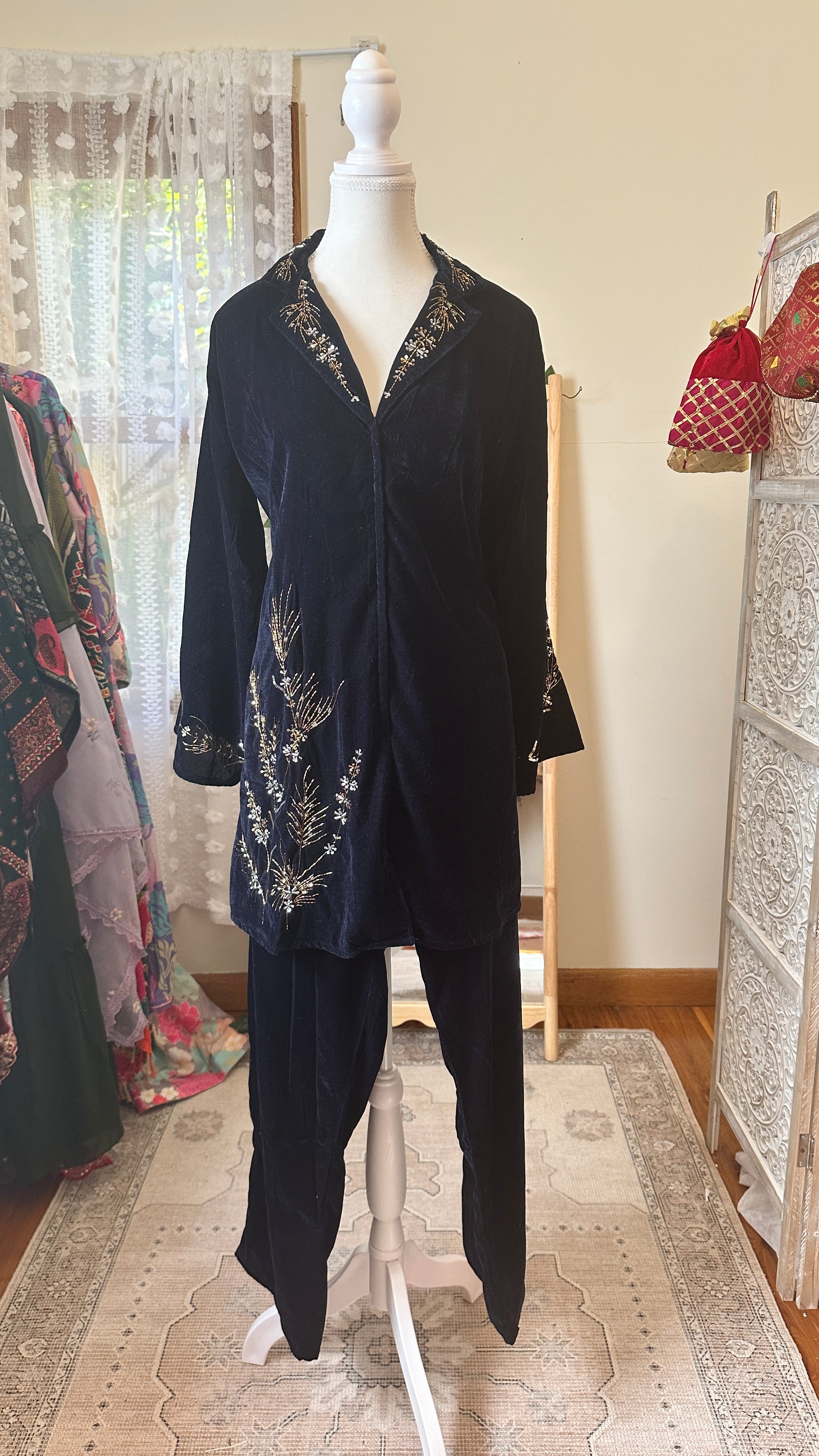 Noor-E-Shab — Navy Velvet Georgette Embroidered Co-Ord Set
