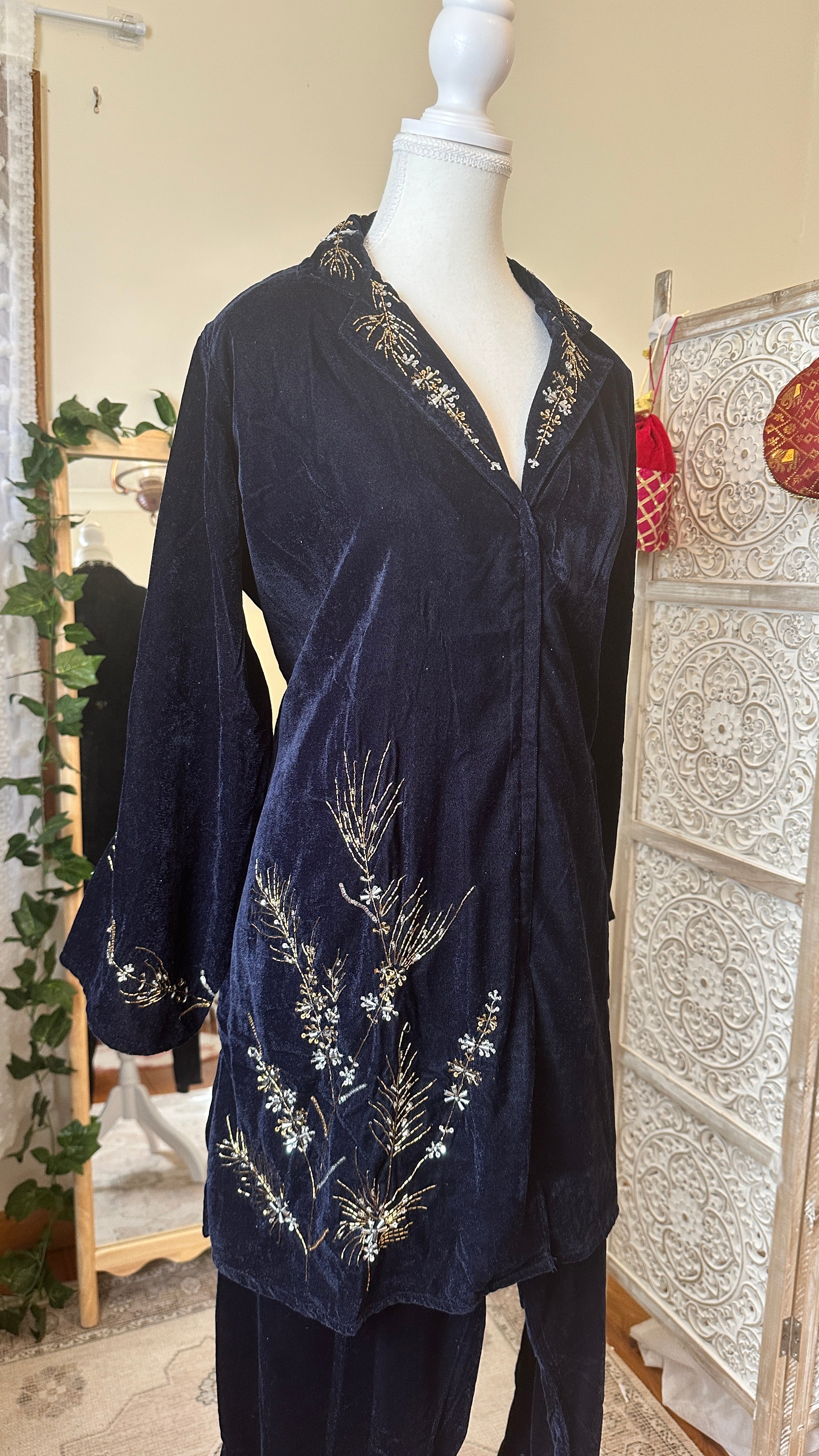 Noor-E-Shab — Navy Velvet Georgette Embroidered Co-Ord Set