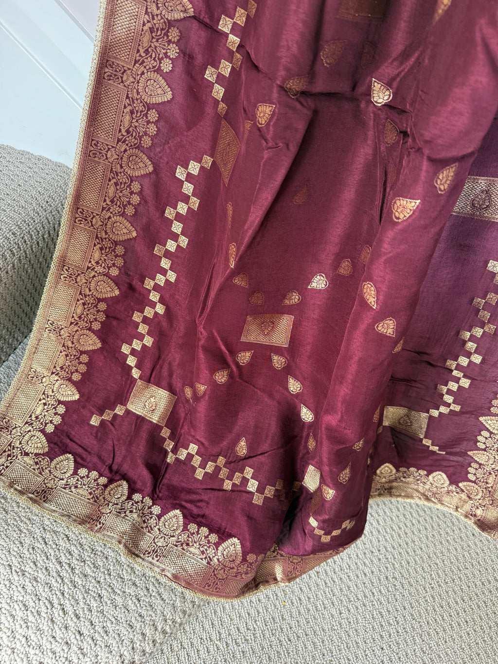 Pure Banarasi Silk Dupatta – Wine | Gold Zari Woven Paisley Border