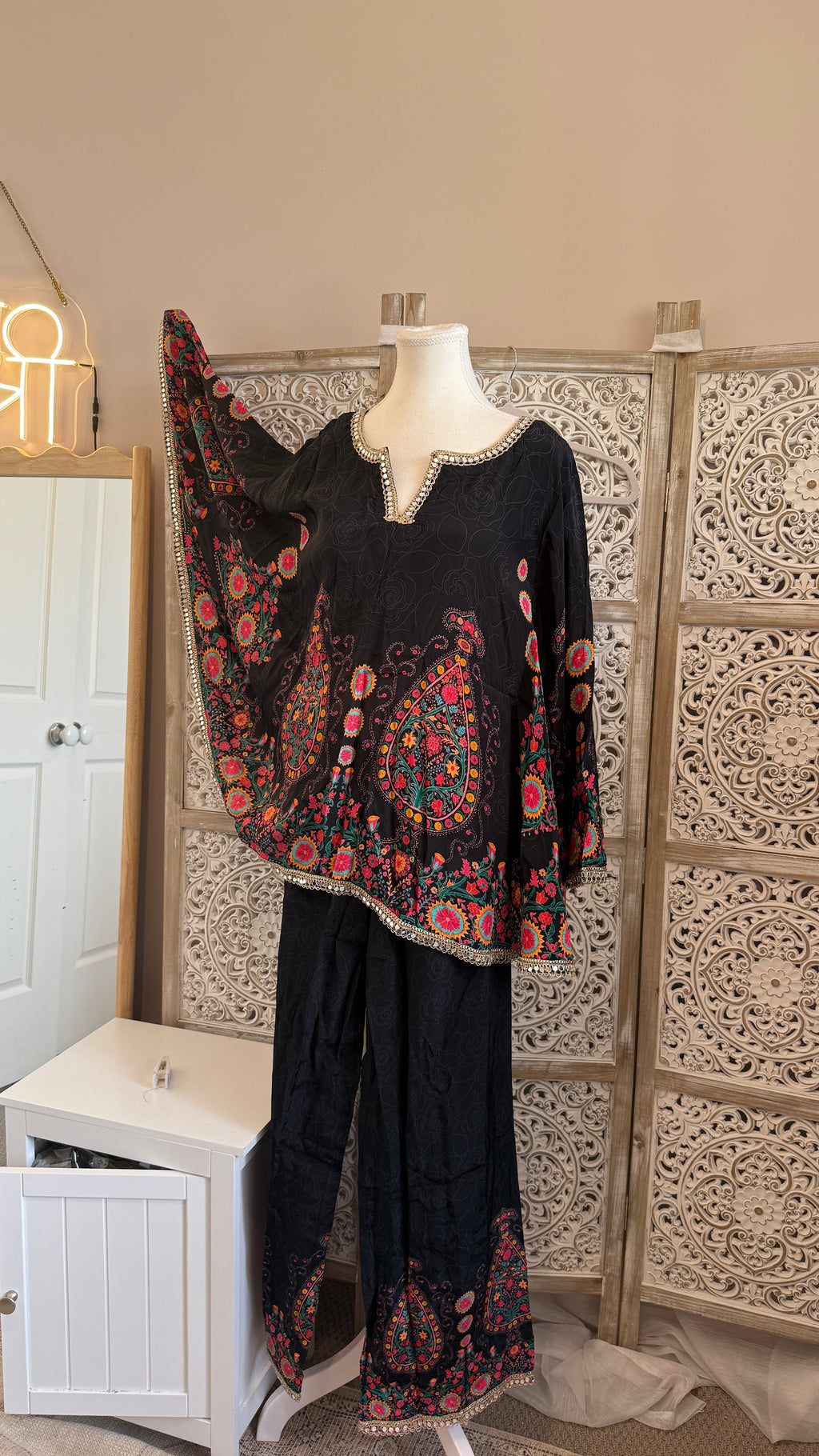 Noir Bloom Short Kaftan Co-Ord Set