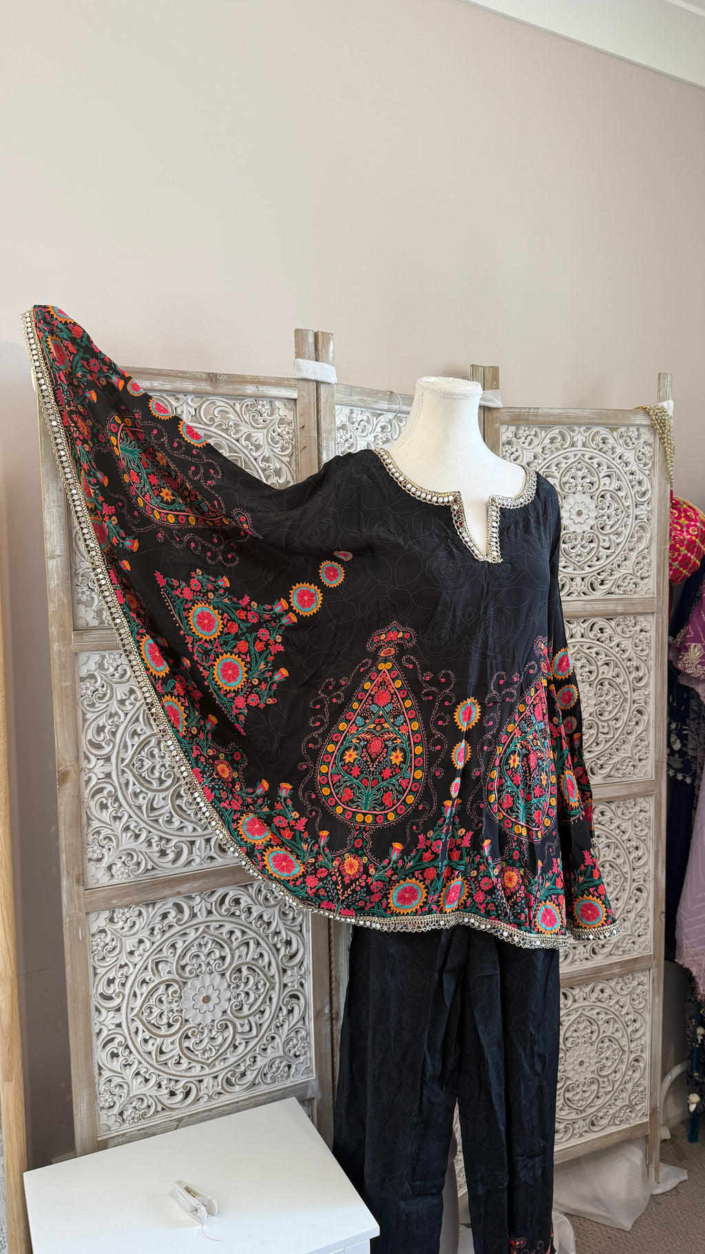 Noir Bloom Short Kaftan Co-Ord Set